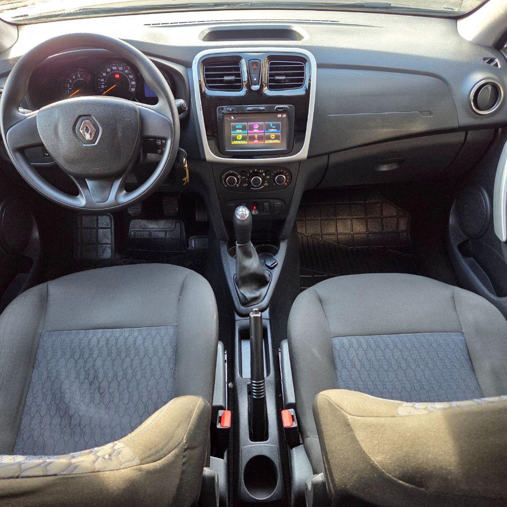 RENAULT Sandero - Foto