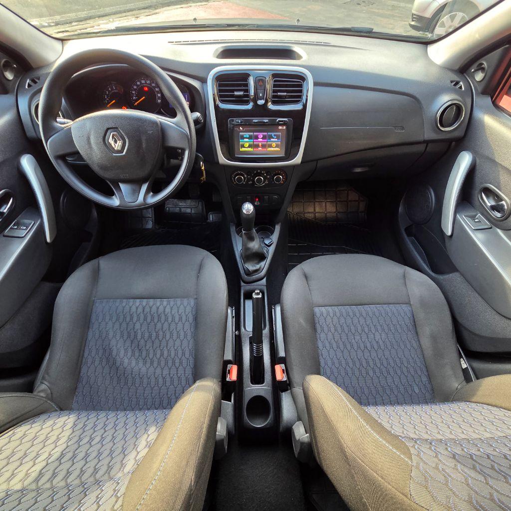 RENAULT Sandero - Foto