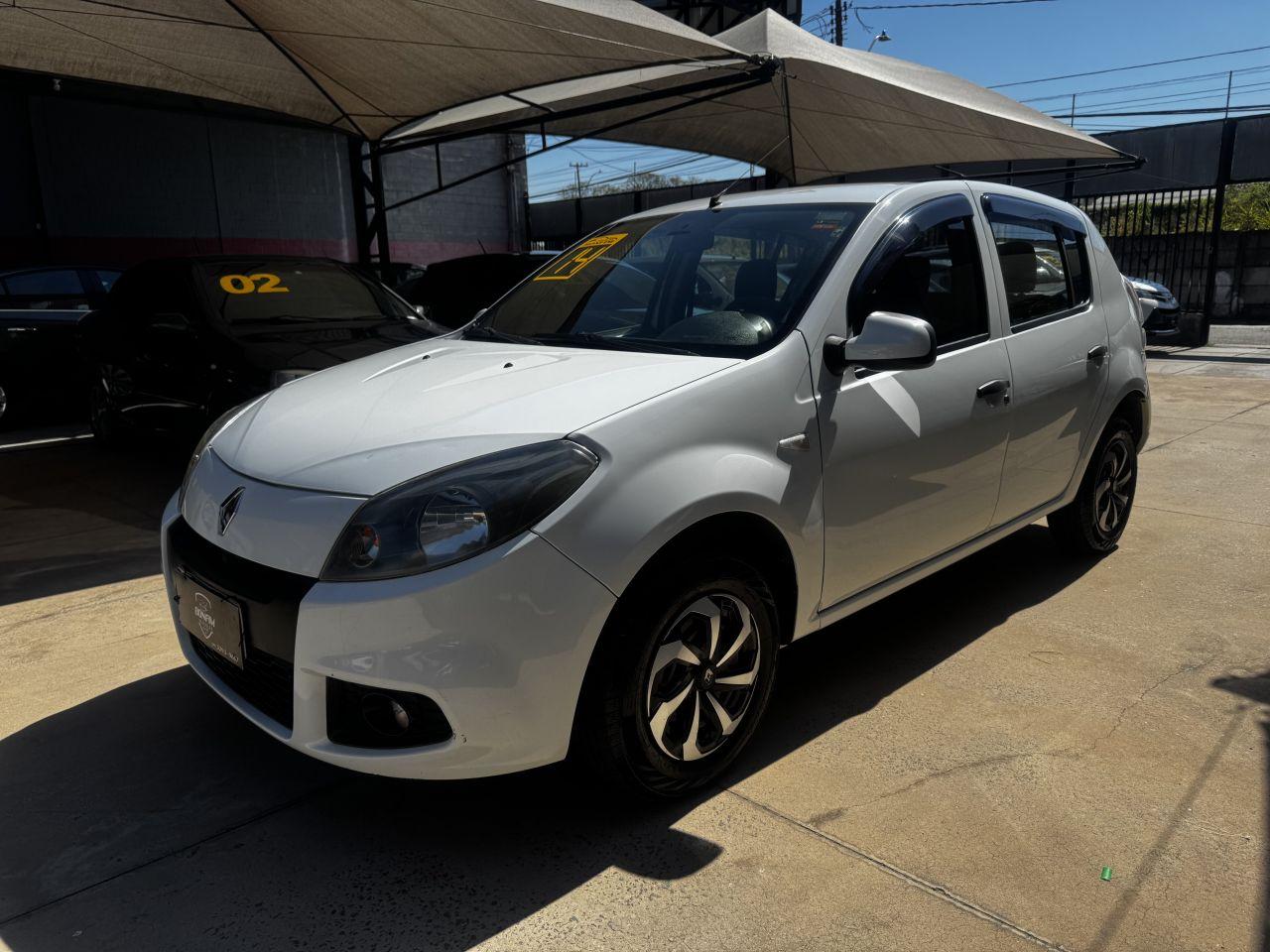 RENAULT Sandero - Foto