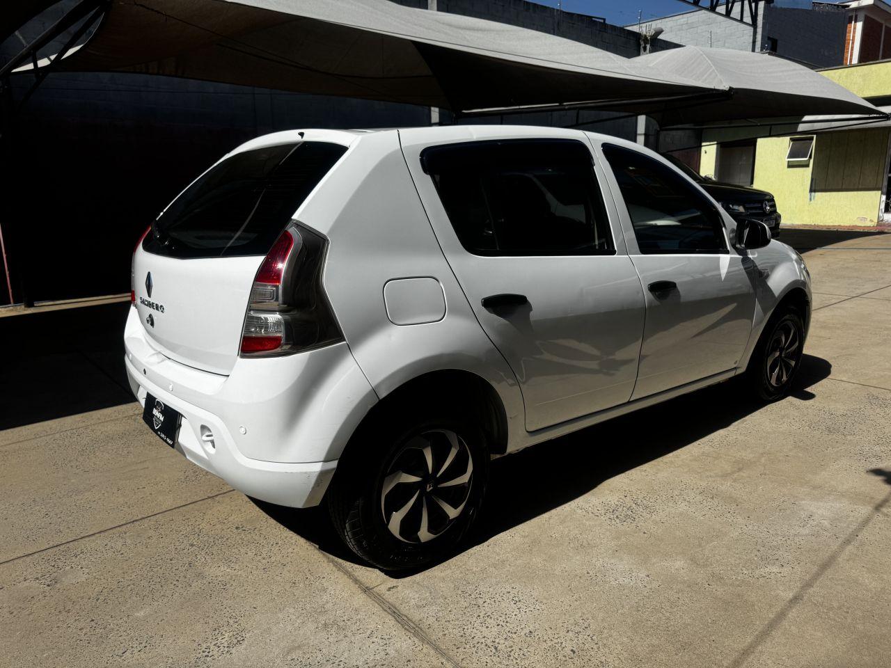 RENAULT Sandero - Foto