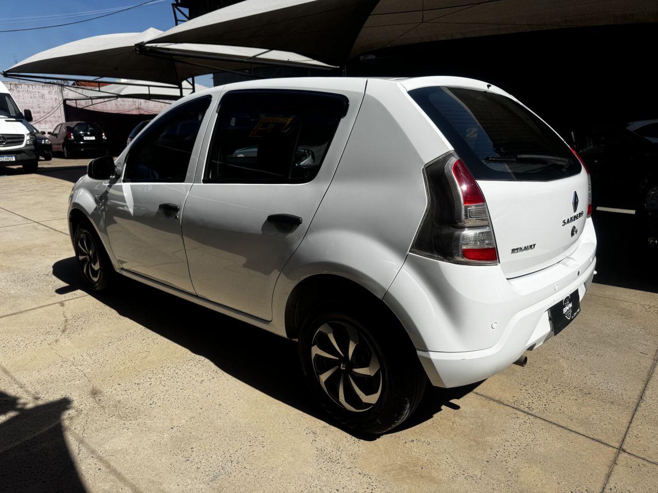 RENAULT Sandero - Foto