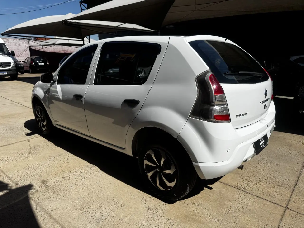 RENAULT Sandero - Foto
