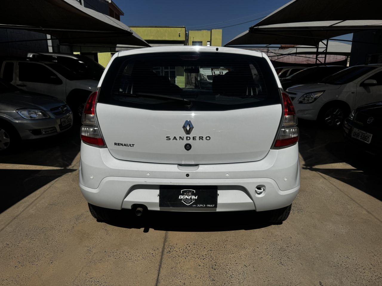 RENAULT Sandero - Foto