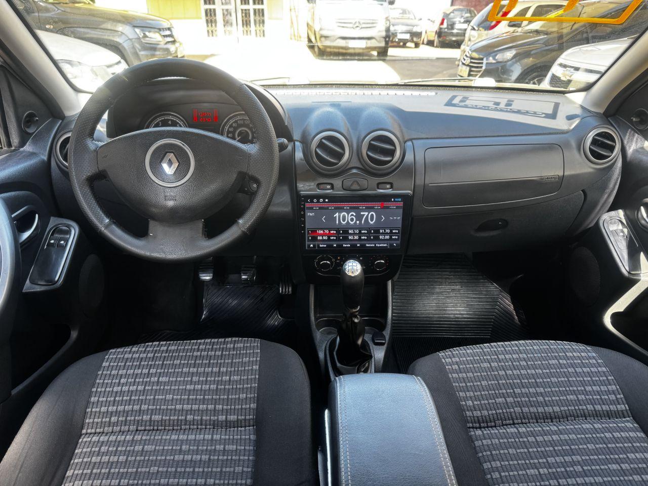 RENAULT Sandero - Foto