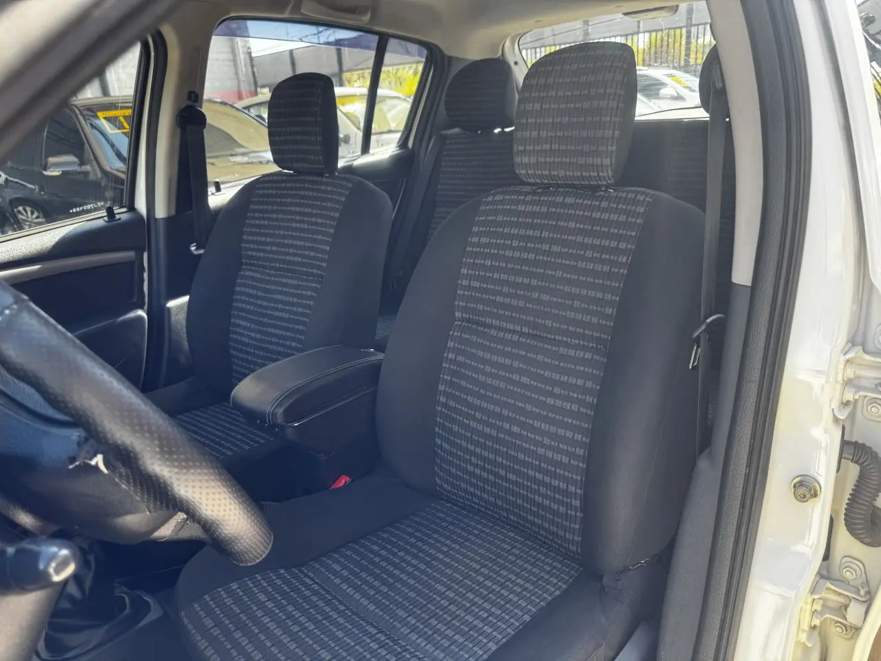 RENAULT Sandero - Foto