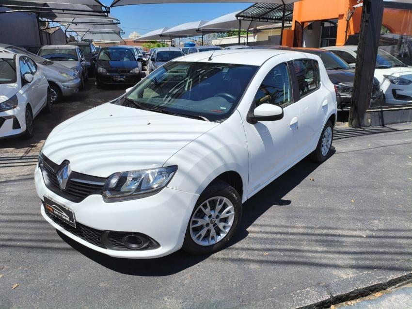 RENAULT Sandero - Foto