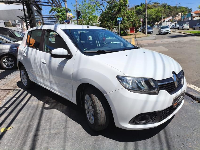 RENAULT Sandero - Foto