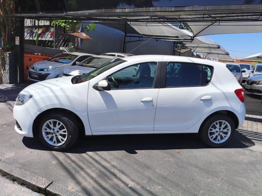 RENAULT Sandero - Foto