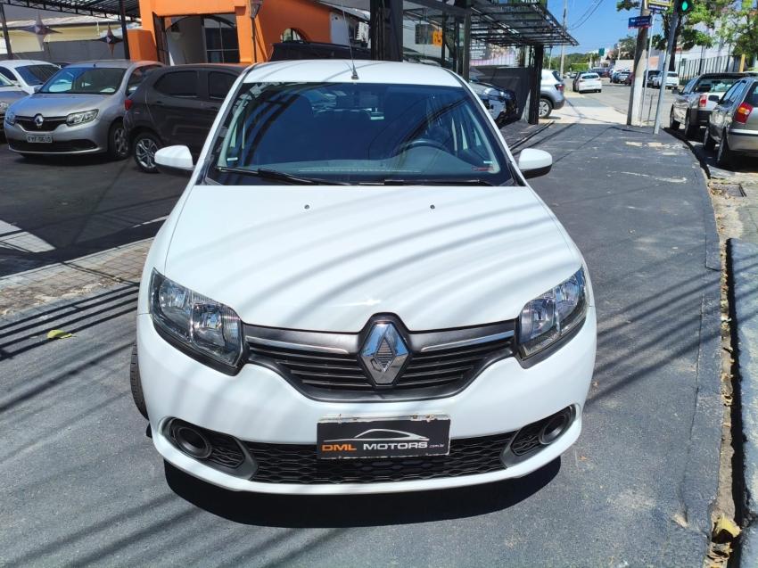 RENAULT Sandero - Foto