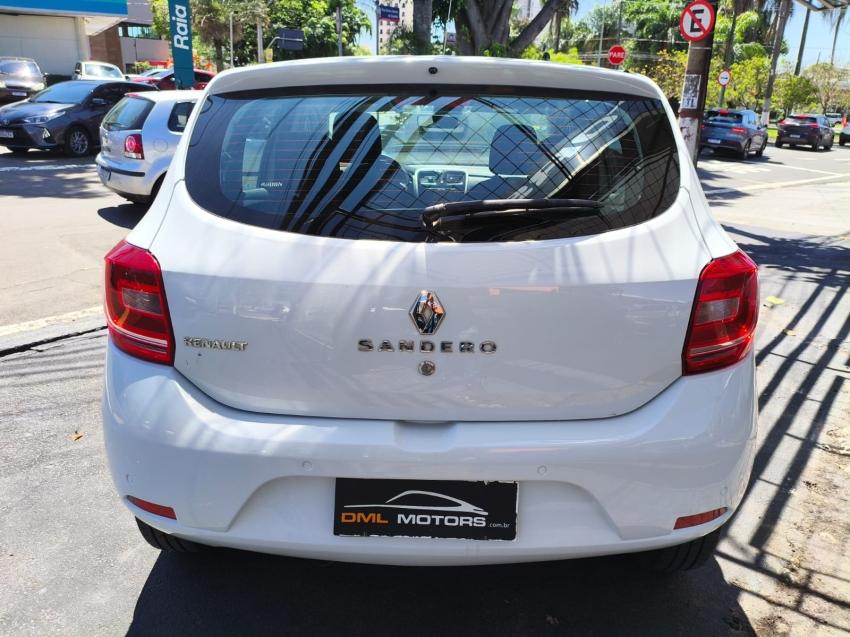 RENAULT Sandero - Foto