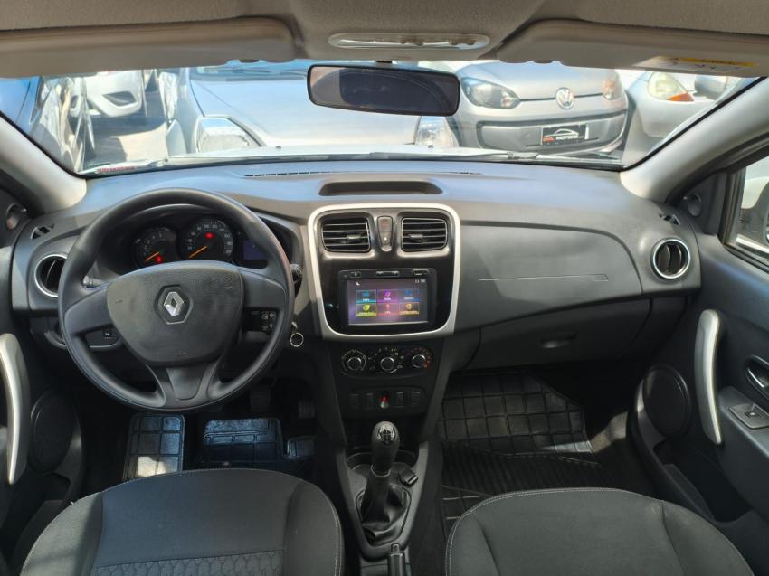 RENAULT Sandero - Foto