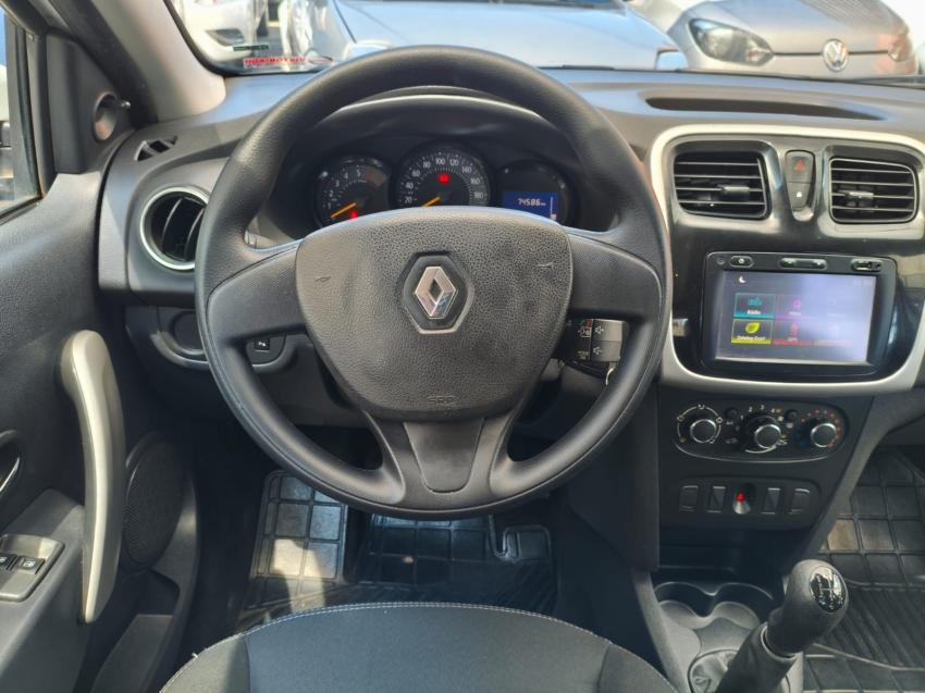 RENAULT Sandero - Foto