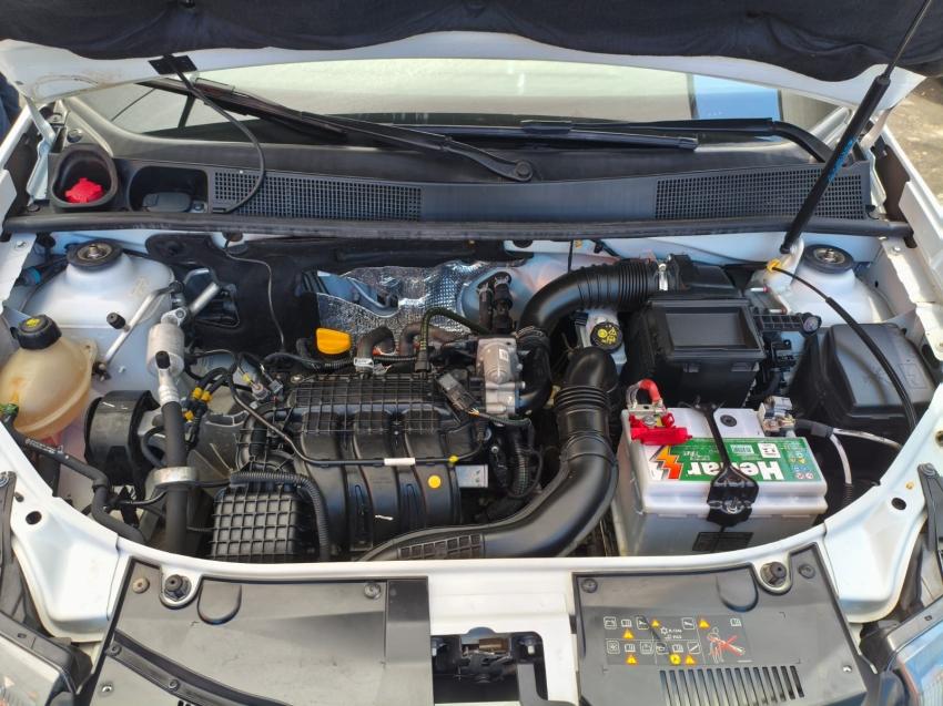 RENAULT Sandero - Foto