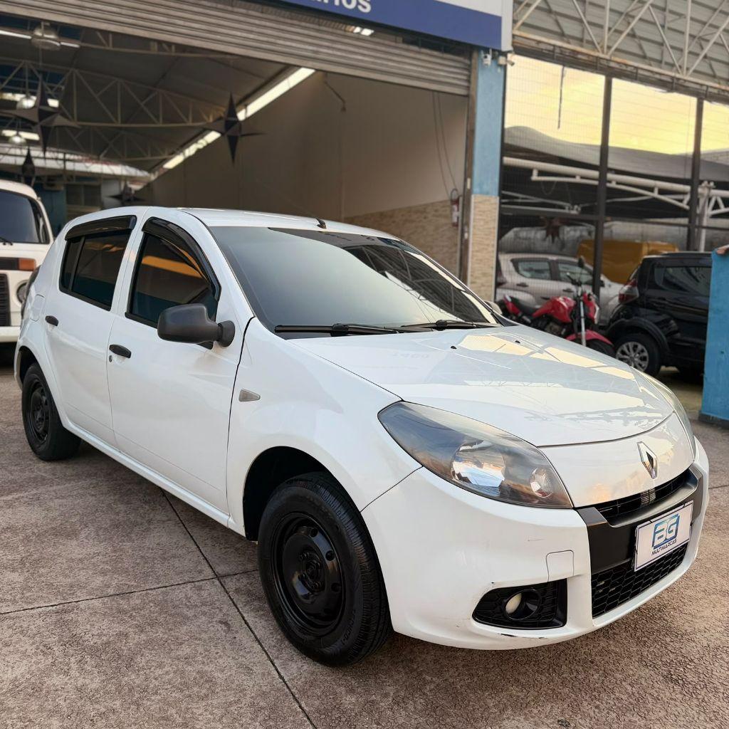 RENAULT Sandero - Foto