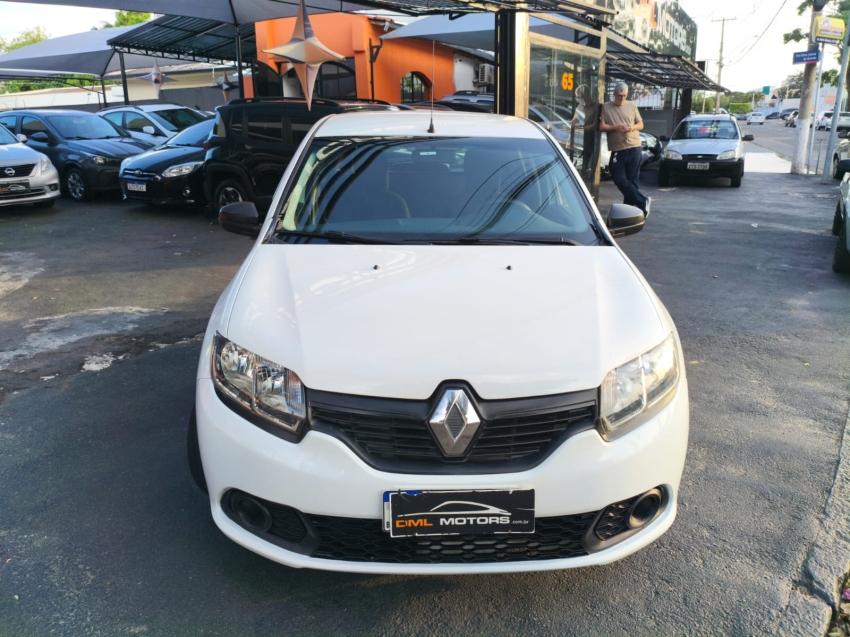 RENAULT Sandero - Foto