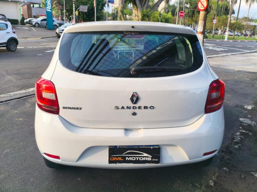 RENAULT Sandero - Foto