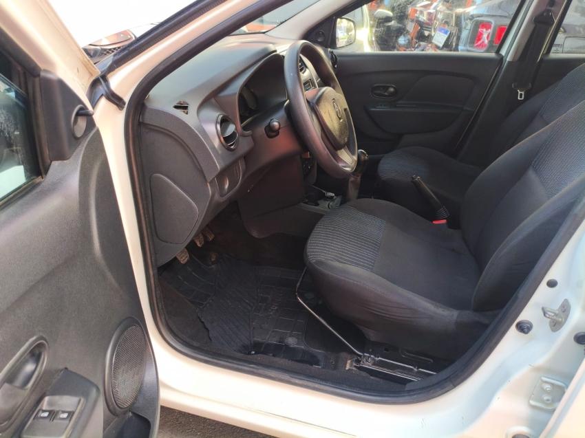 RENAULT Sandero - Foto