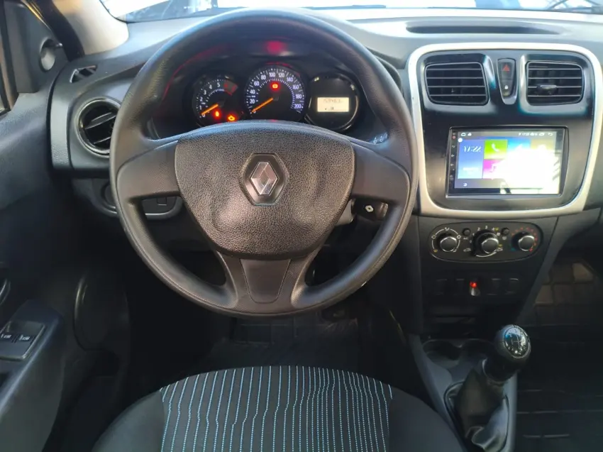 RENAULT Sandero - Foto