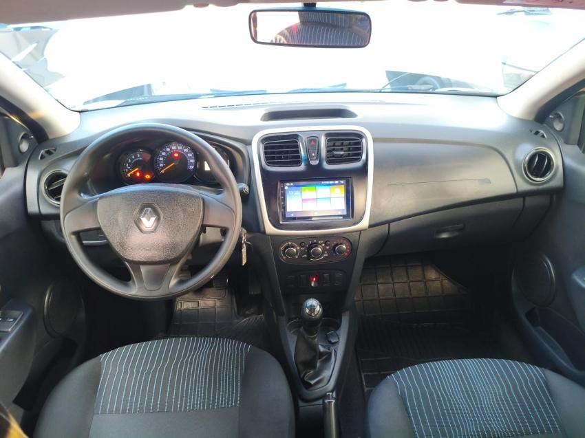 RENAULT Sandero - Foto