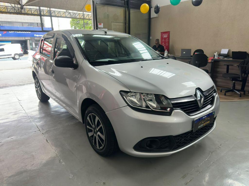RENAULT Sandero - Foto