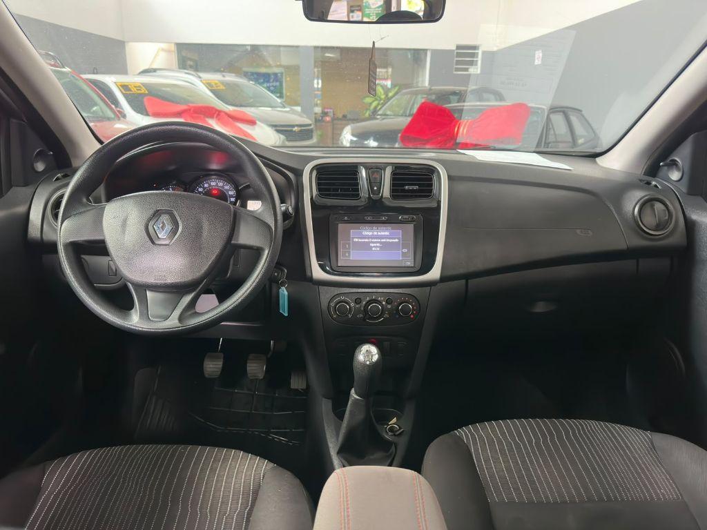 RENAULT Sandero - Foto