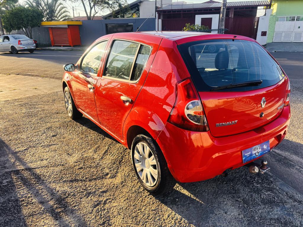 RENAULT Sandero - Foto
