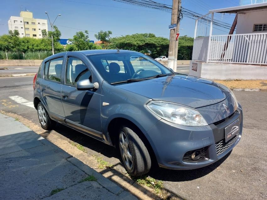 RENAULT Sandero - Foto
