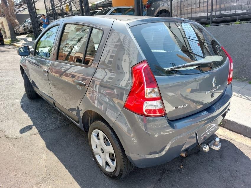 RENAULT Sandero - Foto