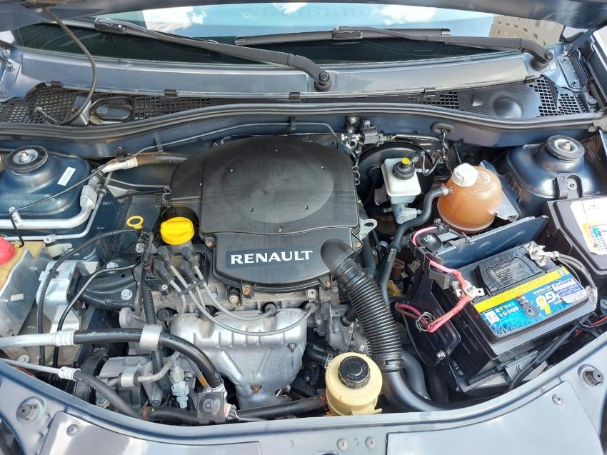 RENAULT Sandero - Foto