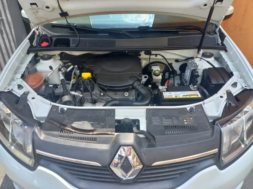 RENAULT Sandero - Foto