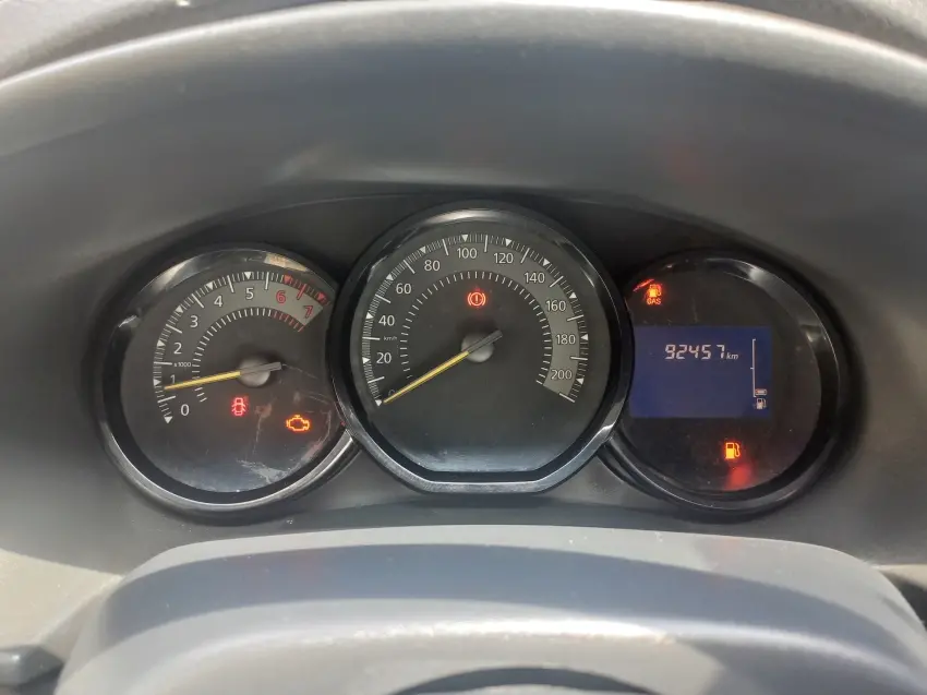 RENAULT Sandero - Foto