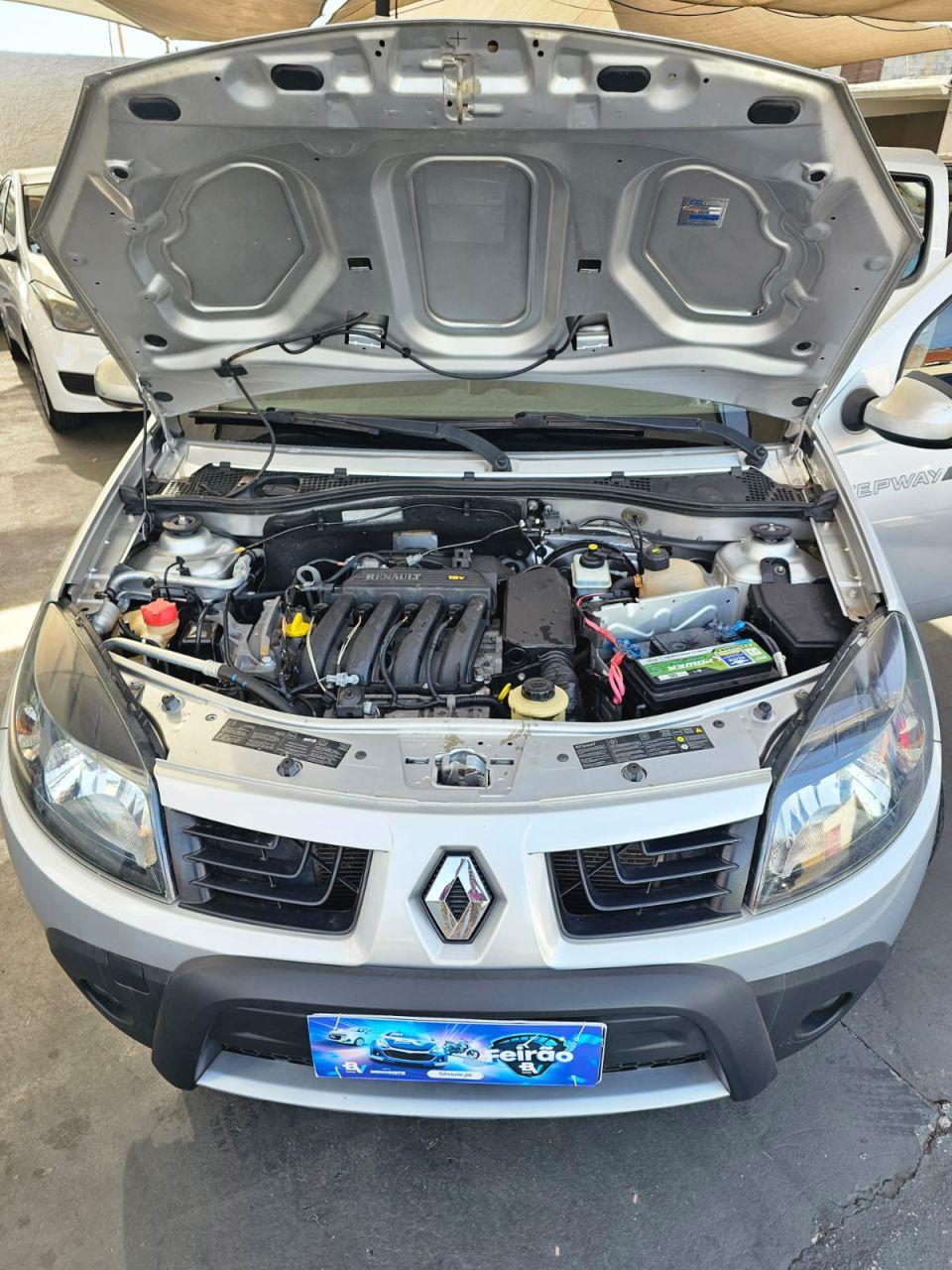 RENAULT Sandero - Foto