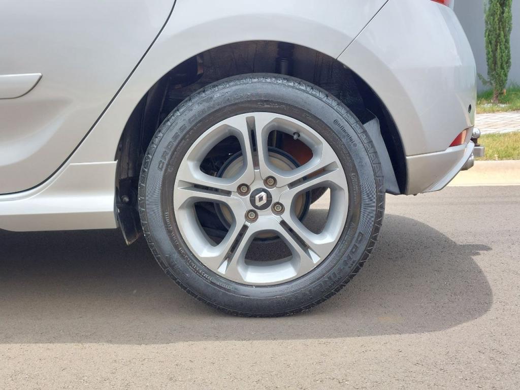 RENAULT Sandero - Foto