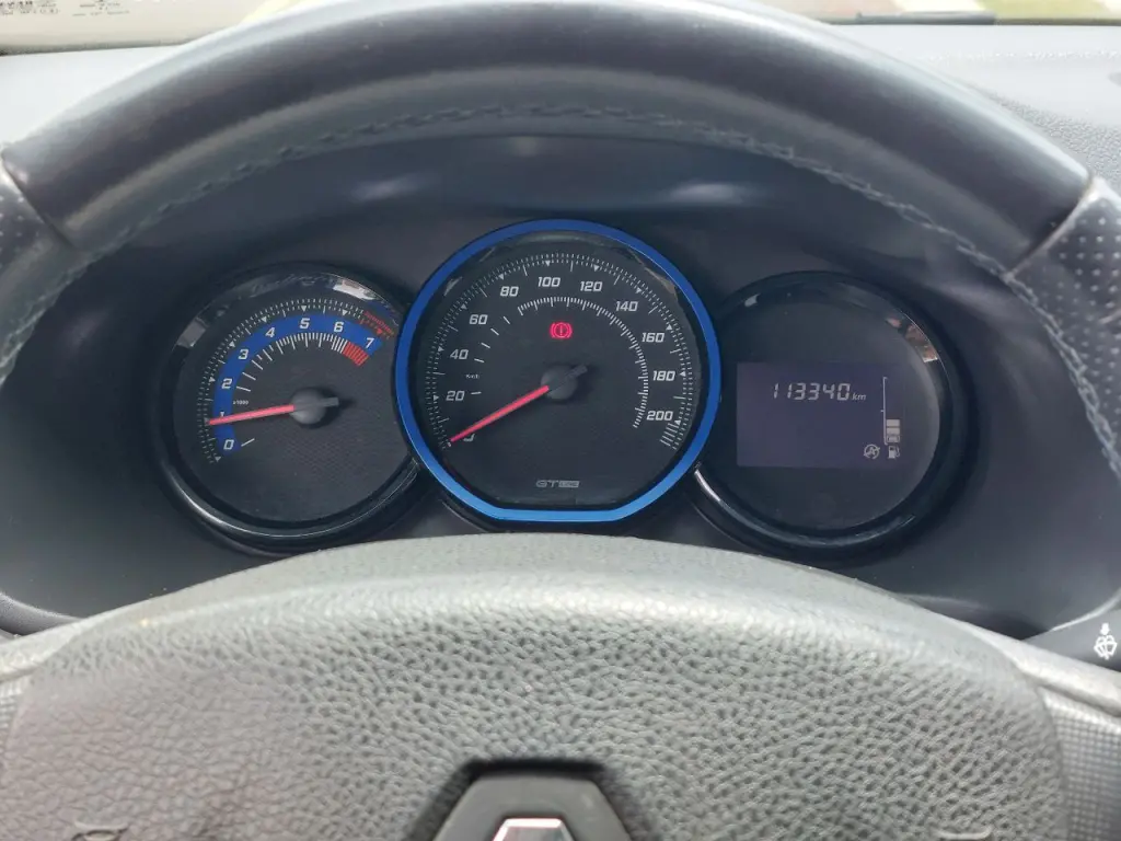 RENAULT Sandero - Foto