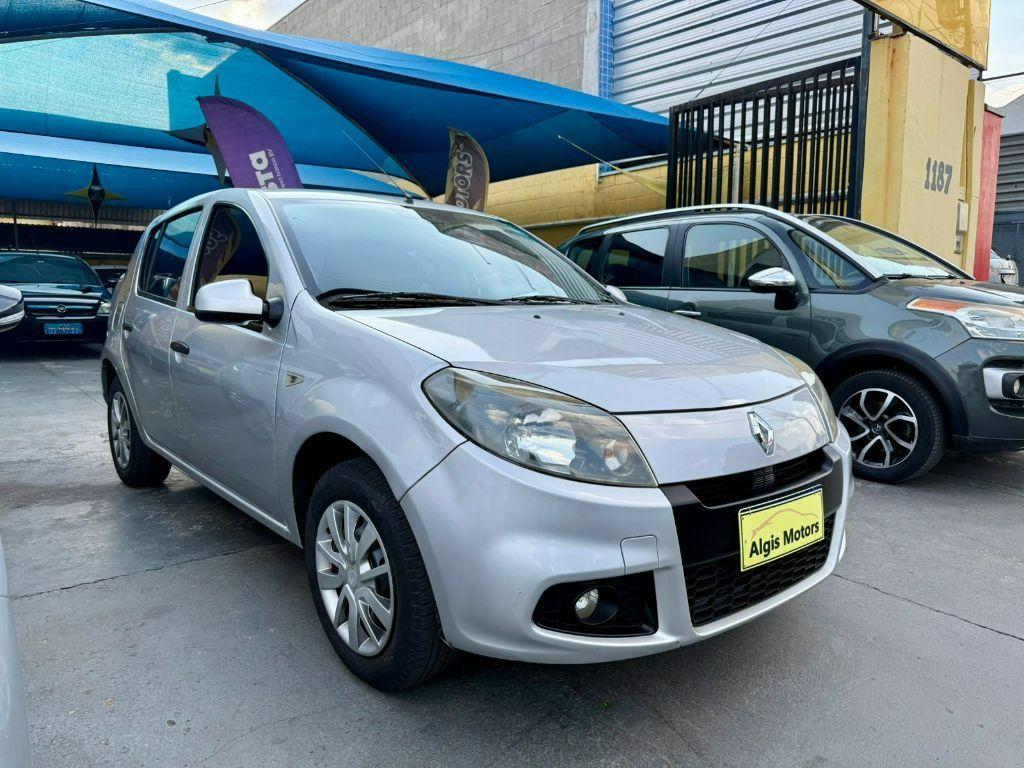 RENAULT Sandero - Foto