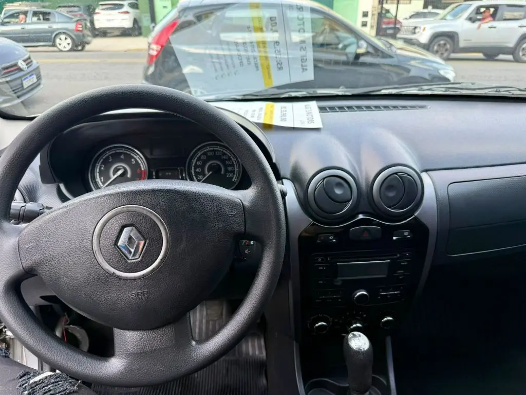 RENAULT Sandero - Foto