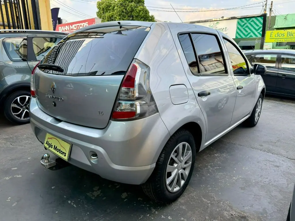 RENAULT Sandero - Foto