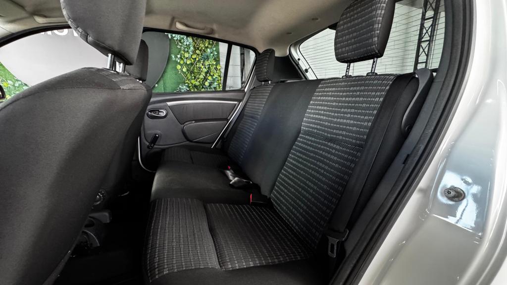 RENAULT Sandero - Foto