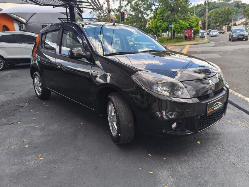 RENAULT Sandero - Foto