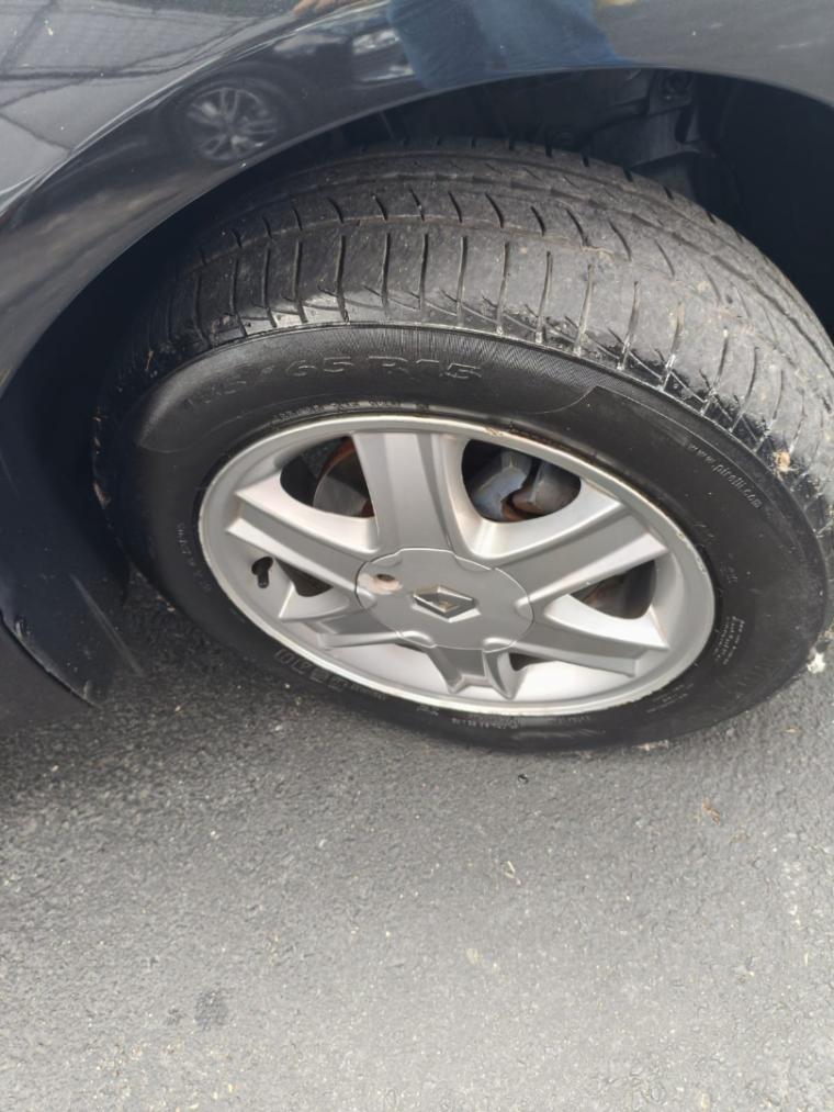 RENAULT Sandero - Foto