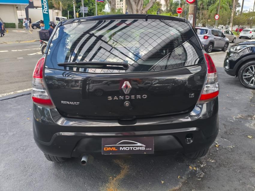 RENAULT Sandero - Foto