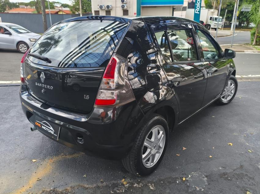 RENAULT Sandero - Foto