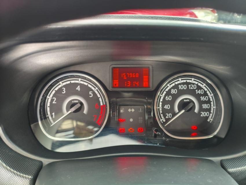 RENAULT Sandero - Foto