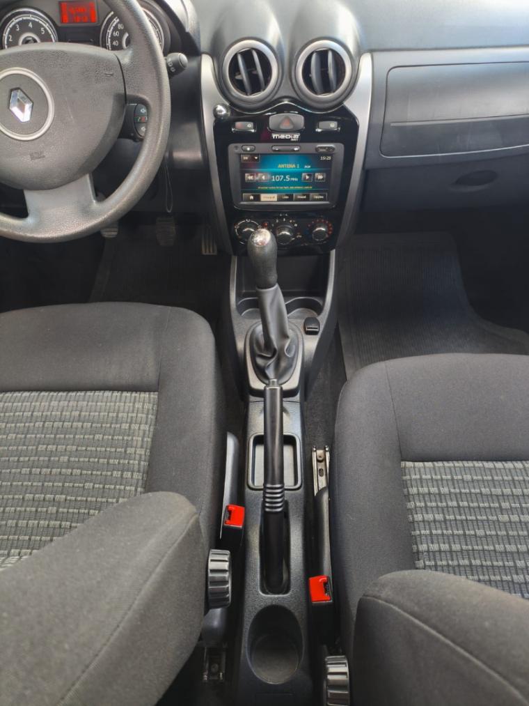 RENAULT Sandero - Foto