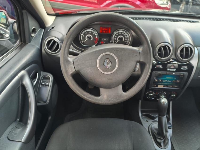 RENAULT Sandero - Foto