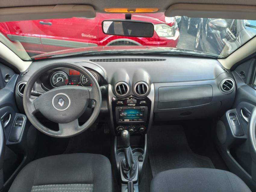 RENAULT Sandero - Foto