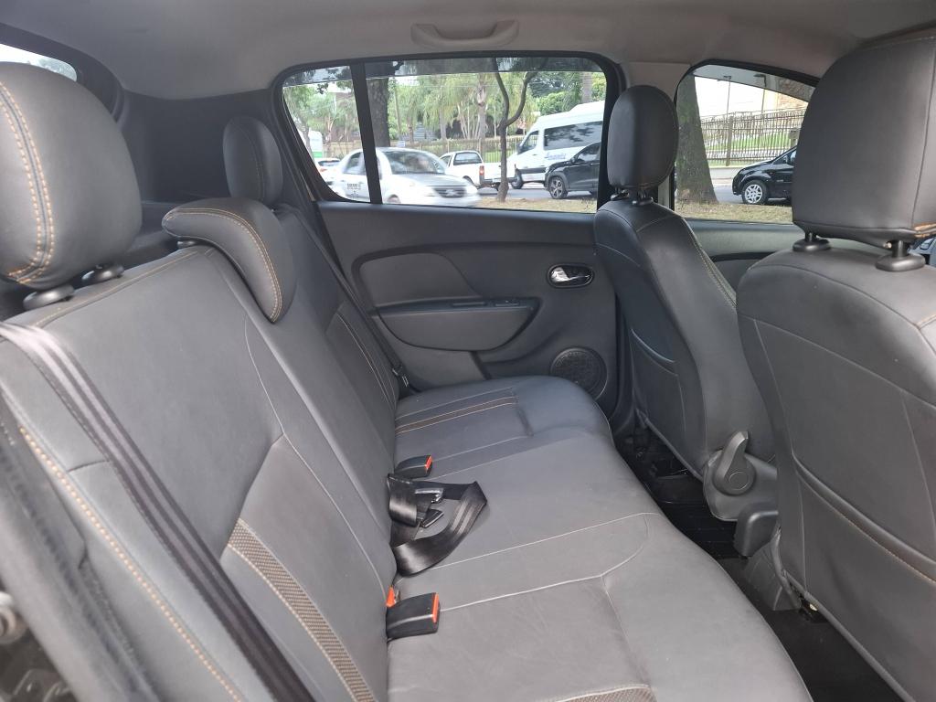 RENAULT Sandero - Foto