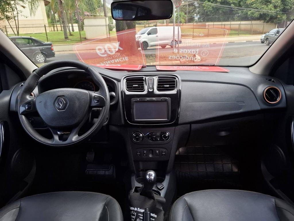 RENAULT Sandero - Foto