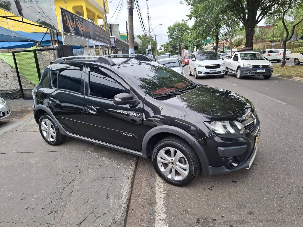 RENAULT Sandero - Foto