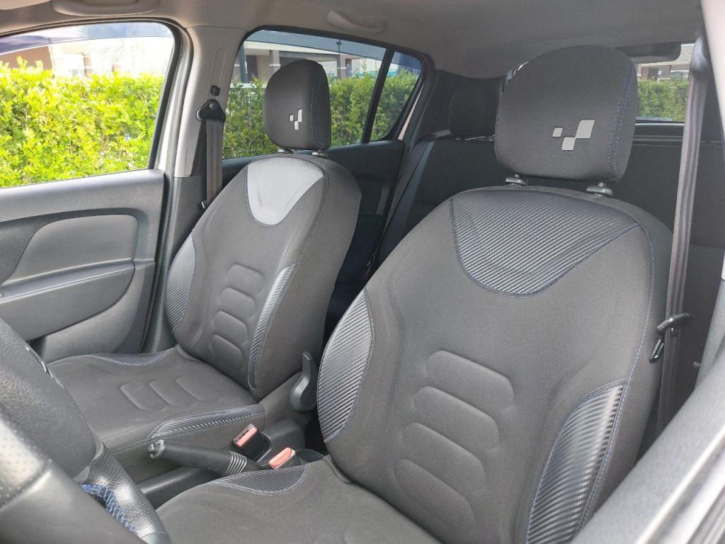 RENAULT Sandero - Foto